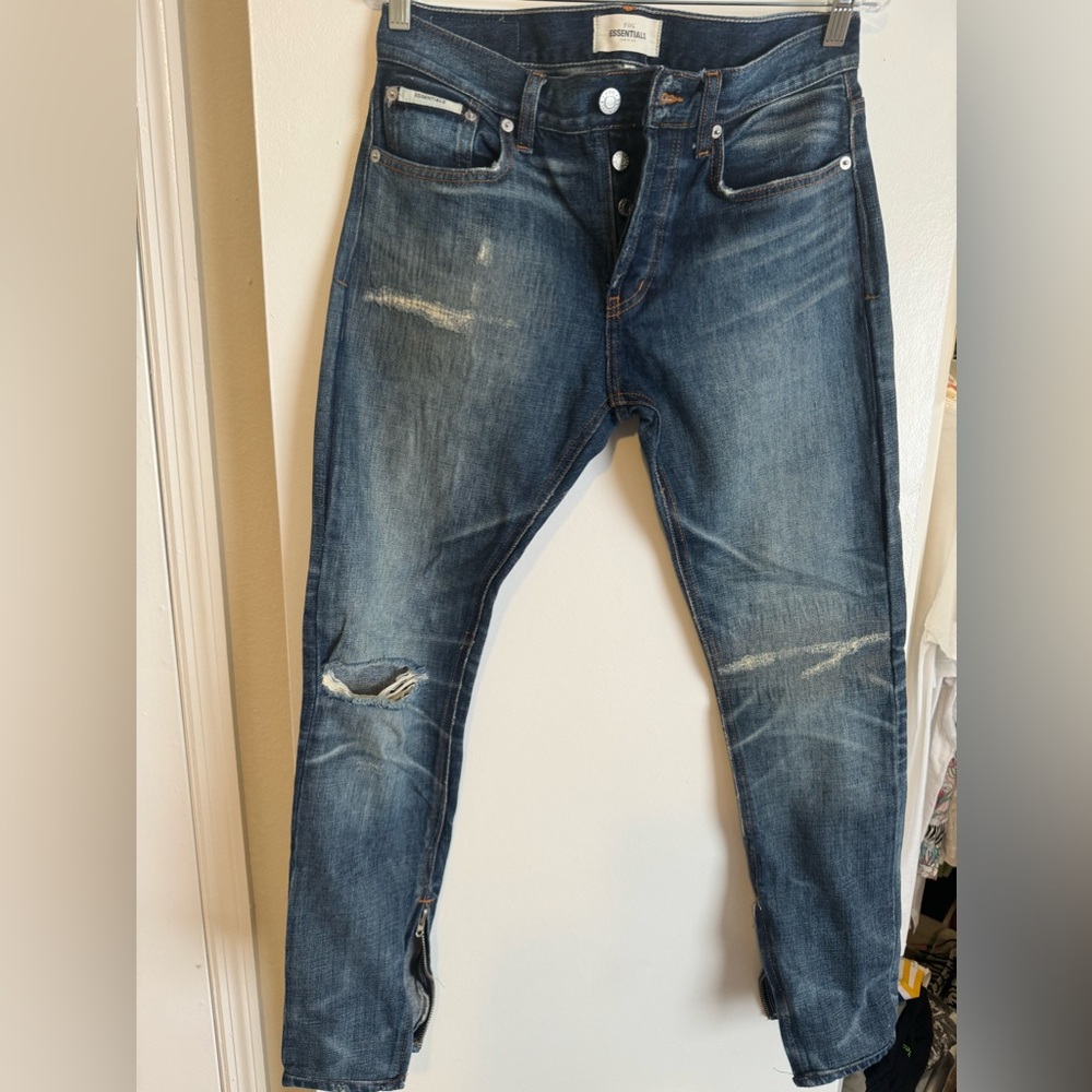 Essential blue jeans size 30 new in perfect condition